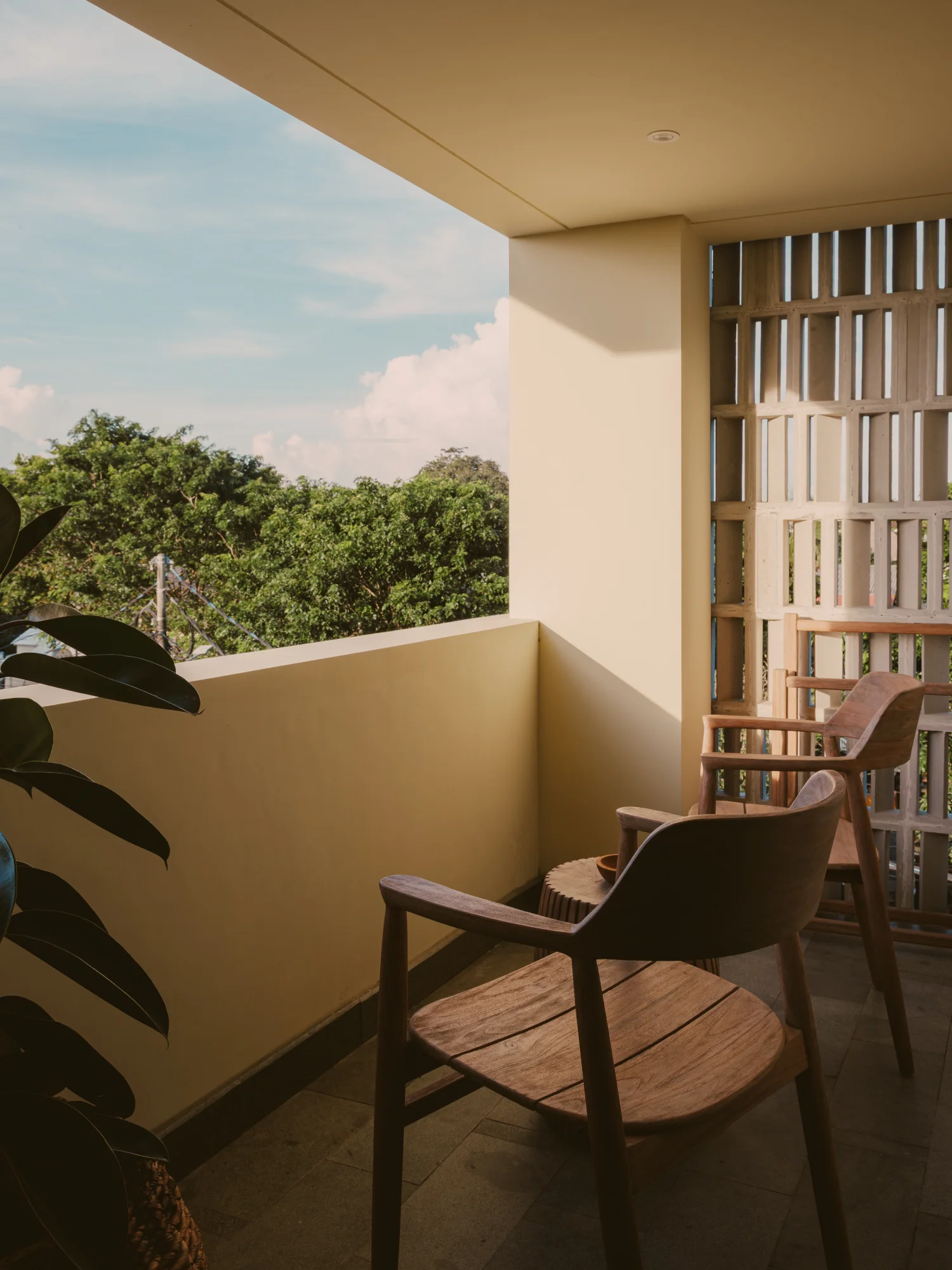 Vertical perspective of private mezzanine balcony